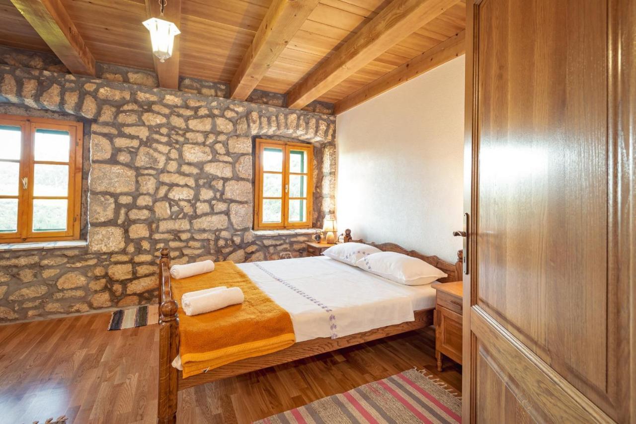 Villa Lazini Dvori Stasevica Exteriör bild